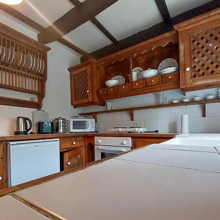 Holiday home Stunning In With Kitchen Lignol